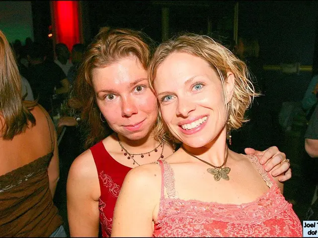 chrome.com'sarticle "Coolness is not determined by appearance or wealth, science says. It comes...