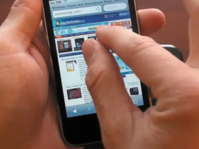 EffectiveCommunication Patterns Uncover Personality Traits and Influence Relationships, According...