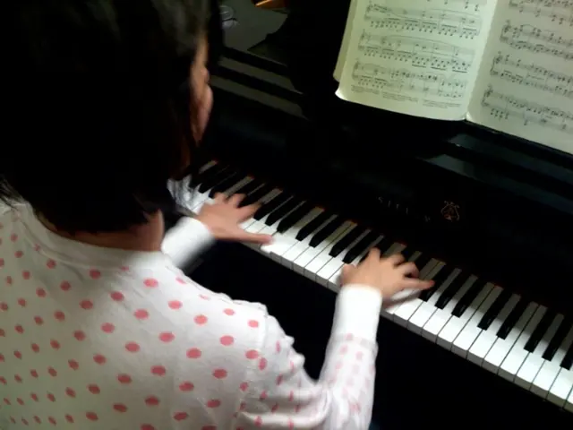 Piano Practice with Awareness: Strategies to Maintain Presence and Lower Stress Levels
