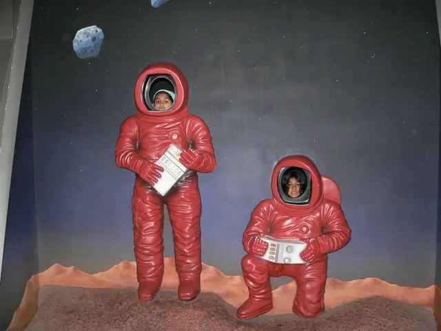 Exploring the Journey of Apollo 11: A Discourse at the Planetarium