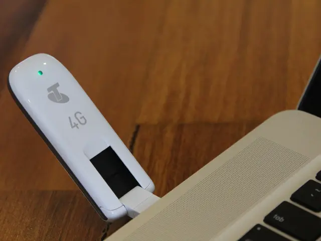 Safeguarding Data Integrity: Maintaining Confidentiality in Digital Network Transmission