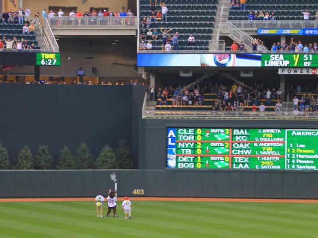 Exploiting Digital Discussion Groups for Swapping Tricks and Knowledge Exchange